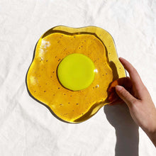Load image into Gallery viewer, Flower Glass Dish
