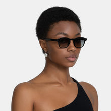 Load image into Gallery viewer, Manhattan Sunglasses
