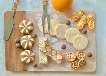 Load image into Gallery viewer, Resin and Wood Cheese Board
