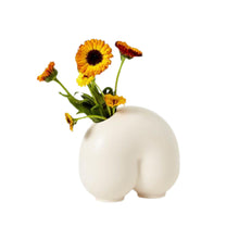 Load image into Gallery viewer, Kirby Enny Vase
